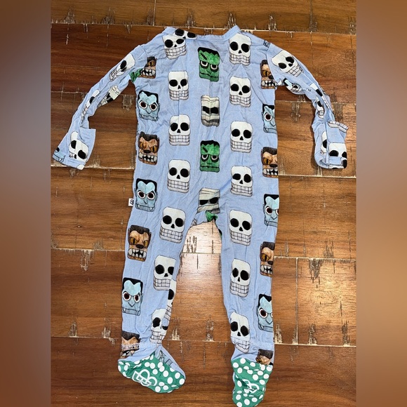 Bums & Roses 5 sleepers - Picture 5 of 11